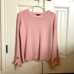 Pink bow tied 🎀 bell sleeved sweater